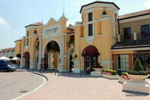 Fidenza Village